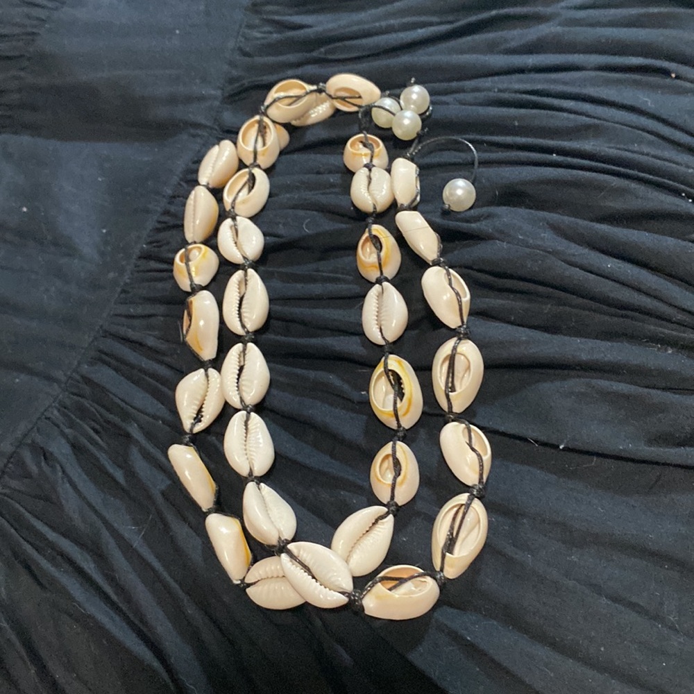 2pc Adjustable Shell Choker Set - Picture 2 of 4
